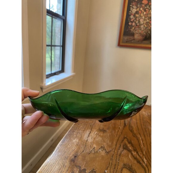 Vintage Green Glass Leaf Dish 10" - Decorative Serving Bowl Retro Home Decor - Picture 2 of 6